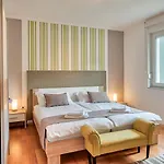 Sea View Lina - With Private Pool, Table Tennis And Pikado