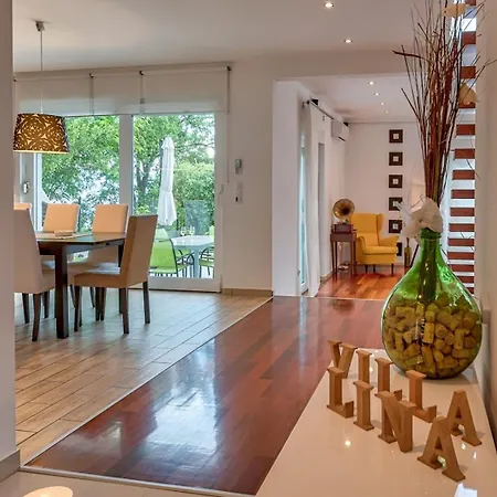Vila Sea View Lina - With Private Pool, Table Tennis And Pikado