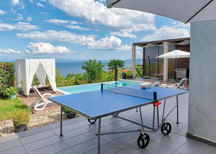 Villa Sea View Lina - With Private Pool, Table Tennis And Pikado