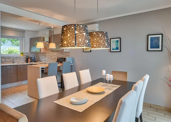 Villa Sea View Lina - With Private Pool, Table Tennis And Pikado *
