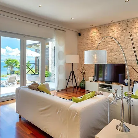 Sea View Lina - With Private Pool, Table Tennis And Pikado *