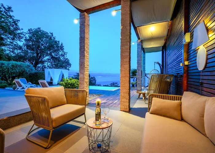 Sea View Lina - With Private Pool, Table Tennis And Pikado